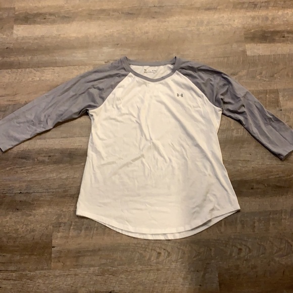 Under Armour Tops - Under Armour 3/4 Sleeve shirt